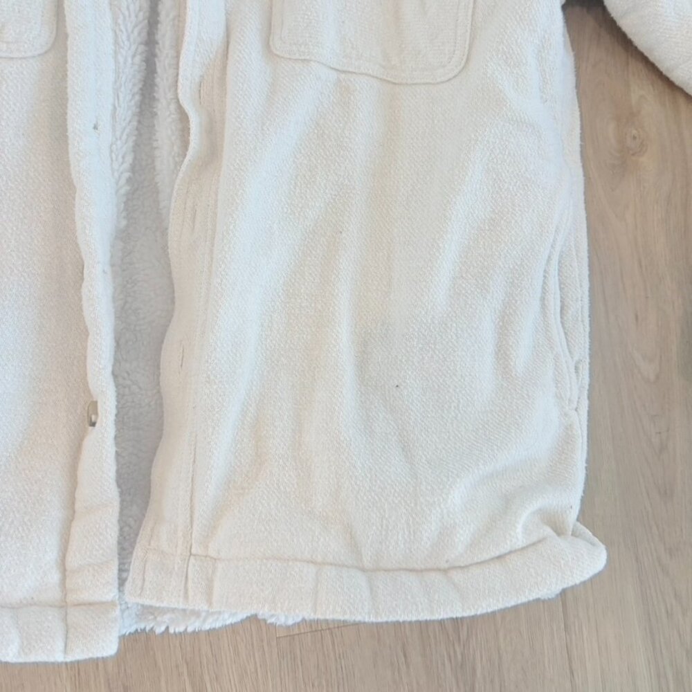 Aritzia Tna Cozy Boyfriend fleece lined super soft button up Cream size 1 - Picture 3 of 7